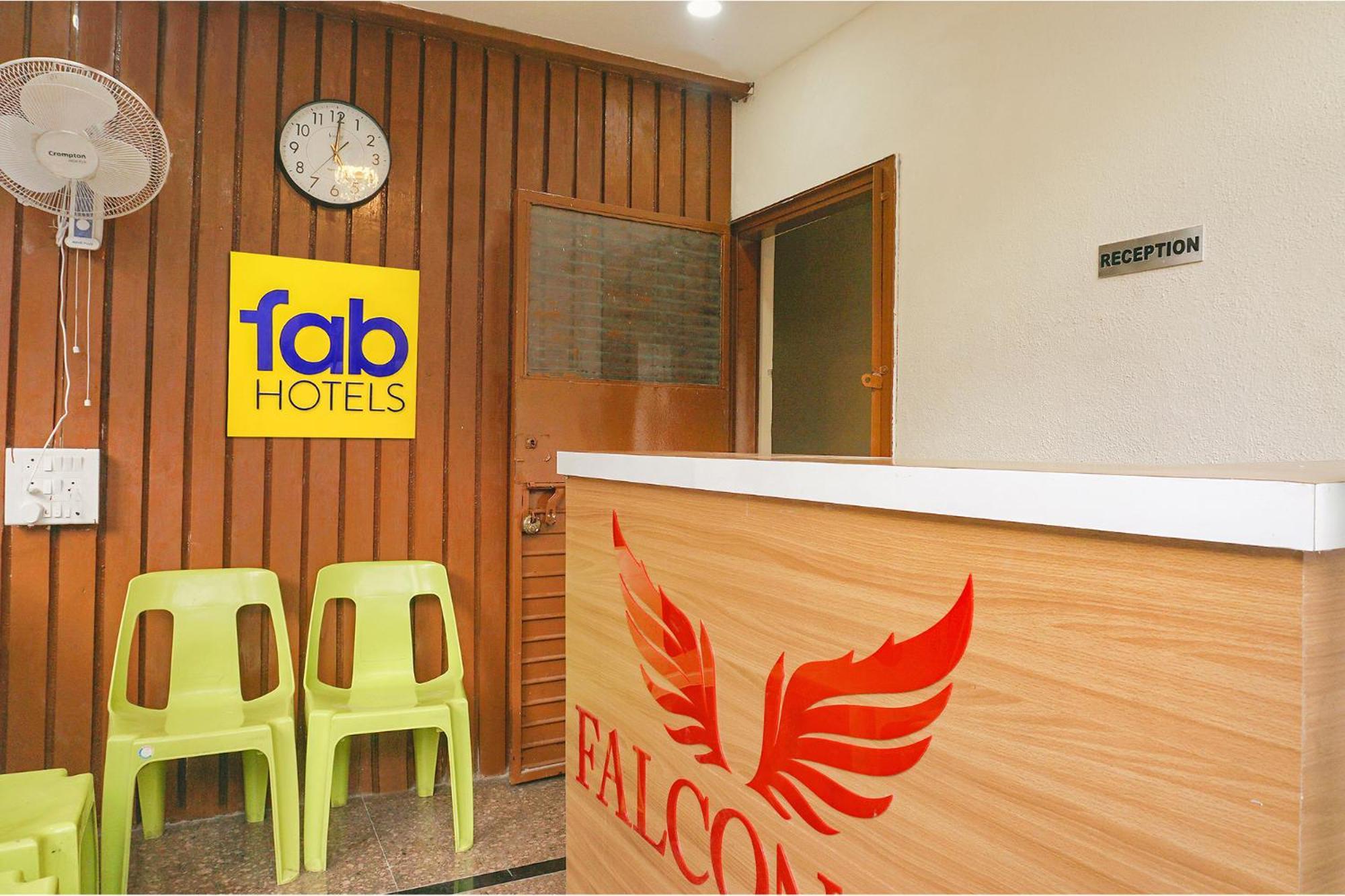 Fabhotel Falcon Inn -Behind The Dmart Baner 푸네 외부 사진